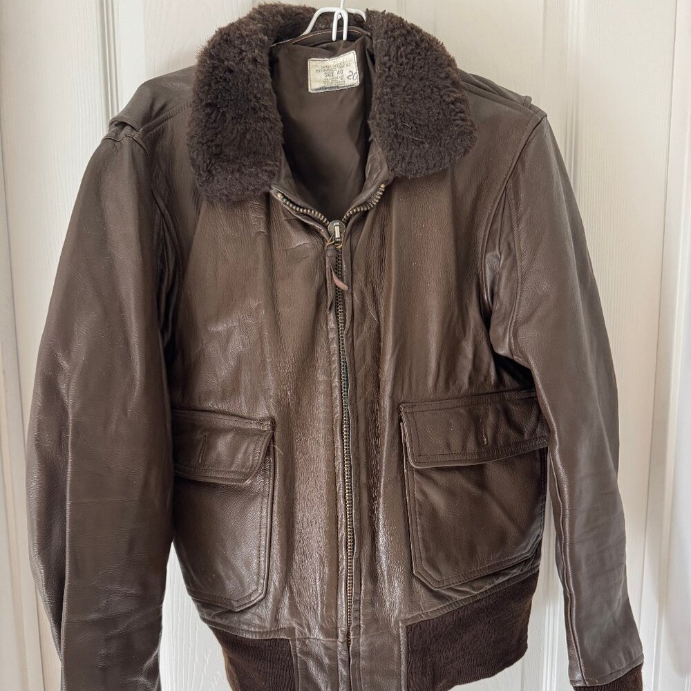 US Navy Leather flight jacket Size 40